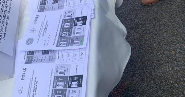La Nación / Intervienen escuela República de Perú tras denuncia de propaganda electoral