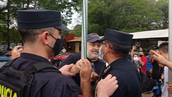 Paraguayo Cubas es echado de colegiado electoral por agredir a fiscal