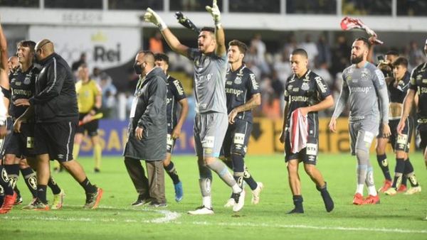 Santos derrota a Gremio y lo hunde en la zona del descenso
