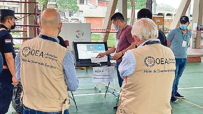 Jefe de Misión de la OEA resalta uso de máquinas de votación