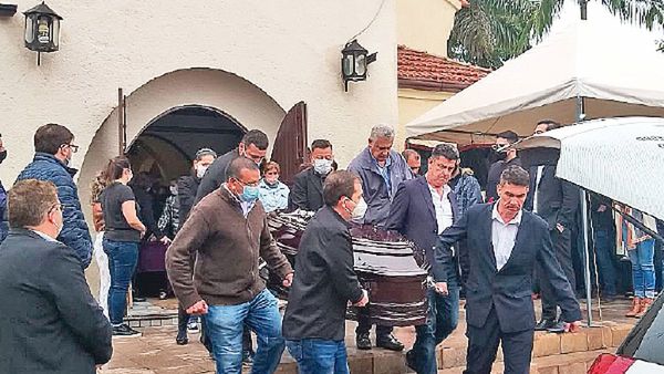 Despiden a hija de gobernador de Amambay