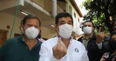 La Nación / Guido González fue reelecto en Lambaré