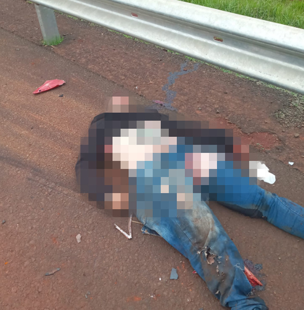 Motociclistas mueren en choque frontal contra camioneta durante carrera clandestina - La Clave