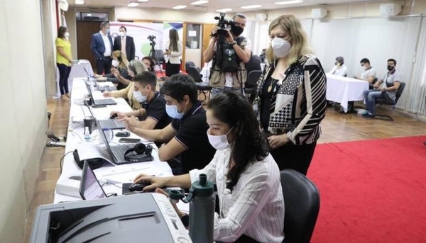 Diario HOY | Centro de Monitoreo de la Fiscalía recibió 167 denuncias en el marco de las elecciones