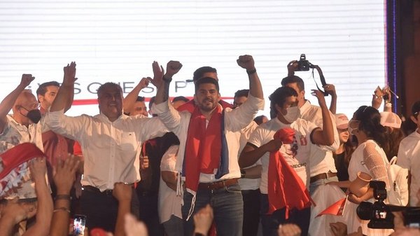 Desbloqueo de listas favoreció a los partidos tradicionales, sostiene analista | Noticias Paraguay