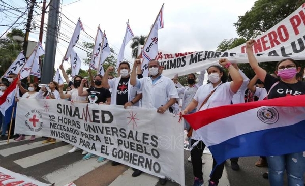 Diario HOY | Médicos realizan protesta cerca de Mburuvicha Róga y generan caos vehicular