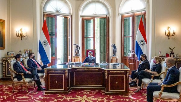 La Conmebol dona 30.000 vacunas anticovid para inmunizar a más paraguayos - .::Agencia IP::.