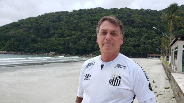 Bolsonaro no pudo asistir al partido de Santos por no estar vacunado