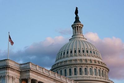 Senado de EEUU aprueba suspender el techo de deuda hasta diciembre