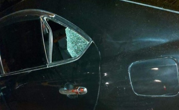Niño de 3 años golpeó la cabeza contra la ventana del auto y murió