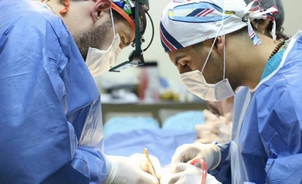 Diario HOY | Salud anuncia reducción de carga horaria para médicos de seis hospitales