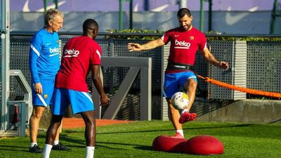 Dembélé y Agüero vuelven a ejercitarse con el grupo