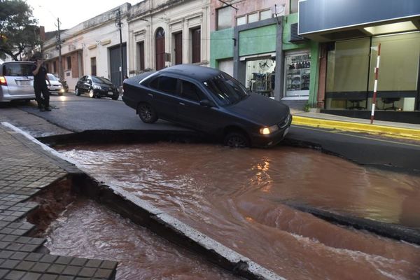 Caño roto es del siglo pasado y Essap repondrá servicio de agua esta tarde - Nacionales - ABC Color