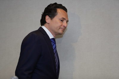 Fiscalía dice que el exdirector de Pemex sigue "procesado" pese a estar libre - MarketData