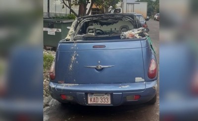 Vehículo de ciudadana árabe es incendiado por un desconocido armado
