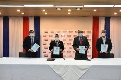 ANDE firma contratos para modernizar su sistema de distribución
