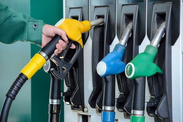 Empieza a regir nuevo aumento del precio del gas y el combustible - MarketData