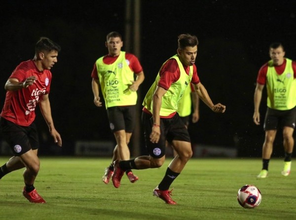 La Albirroja retomó sus entrenamientos en Ypané - APF