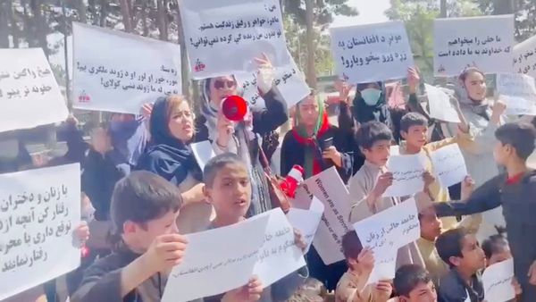 Los talibanes se reunirán con representantes de la UE y EEUU en Doha este martes