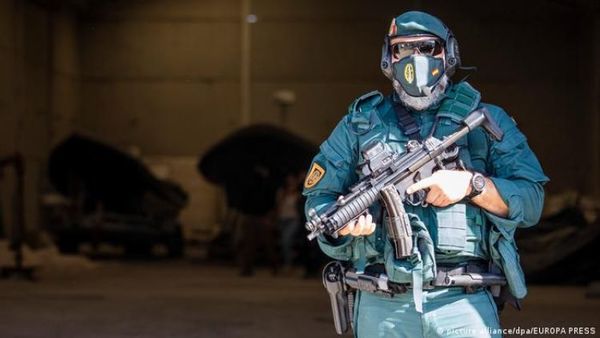 Detienen a jefes de una banda latina en España cuando iban a cometer un asesinato por encargo