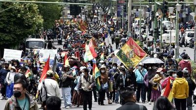 Bolivia: Oposición protesta contra el Gobierno, que alerta sobre "golpe de Estado"