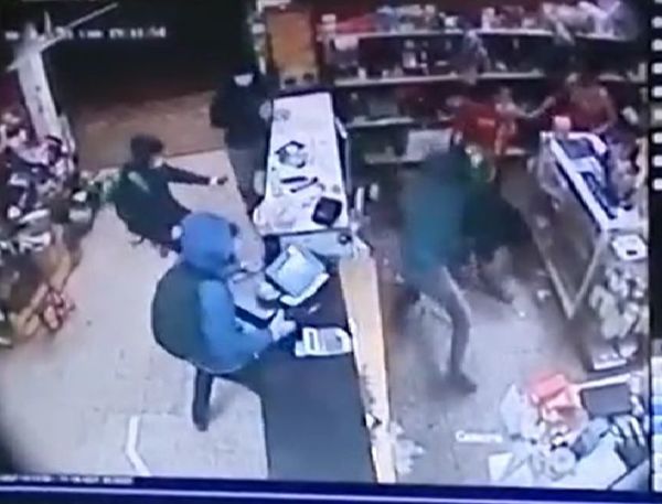 A machetazos, cuatro hombres asaltaron una panadería en Roque Alonso - Nacionales - ABC Color