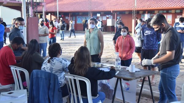 Observadores destacan civismo y acatamiento de los resultados
