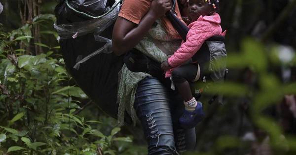La Nación / Récord de 19.000 niños migrantes cruzando la selva del Darién