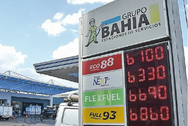 Gasoil y las naftas cuestan desde ayer 600 guaraníes más por litro - Noticiero Paraguay