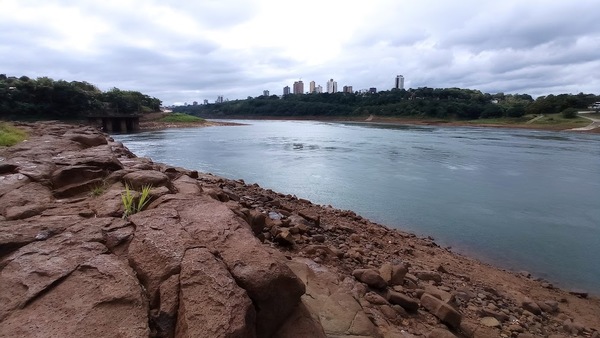 Lluvias caídas en la región permiten el repunte del caudal del río Paraná - La Clave