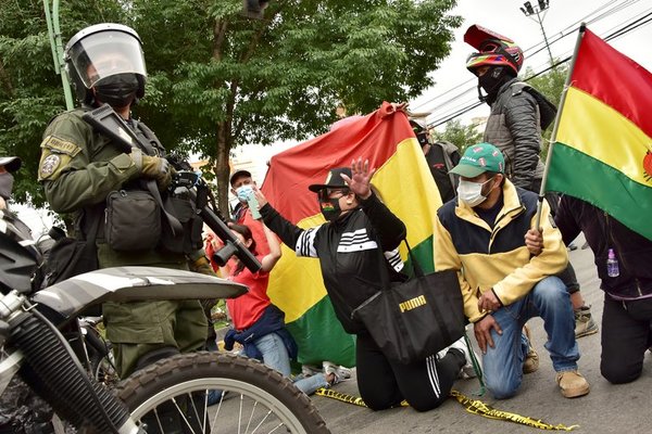 La oposición se manifestó por primera vez contra el presidente Luis Arce en Bolivia - .::Agencia IP::.