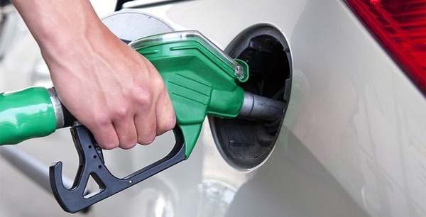 Combustibles sufren un reajuste de unos G. 500 en todos los emblemas - La Clave