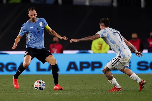Uruguayos lamentan la goleada sufrida con Argentina - El Independiente