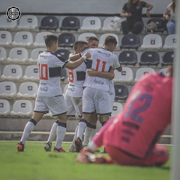 Olimpia líder de Reserva con su novena victoria consecutiva - Fútbol - ABC Color