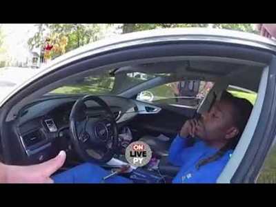  Impactante video dos policías arrastran a un hombre parapléjico en USA  (video) | OnLivePy