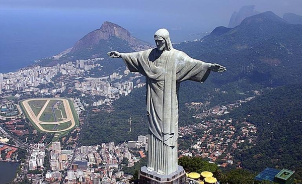 Diario HOY | Cristo Redentor celebra 90 años con samba, cachaça y optimismo por vacunación