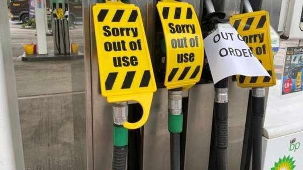 Diario HOY | Una de cada diez gasolineras de Londres continúan sin combustible