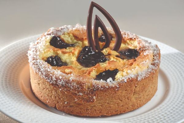 Imperdible tarta de ricota con ciruelas pasas - Gastronomía - ABC Color