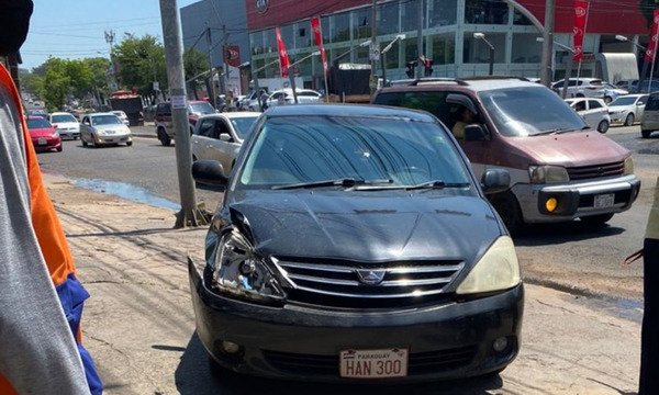 Motociclista fallece tras ser embestido por policía - OviedoPress