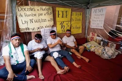 Exministro de Hacienda advierte que otorgar aumentos podría dejarnos sin dinero para pagar a jubilados en el futuro - Nacionales - ABC Color