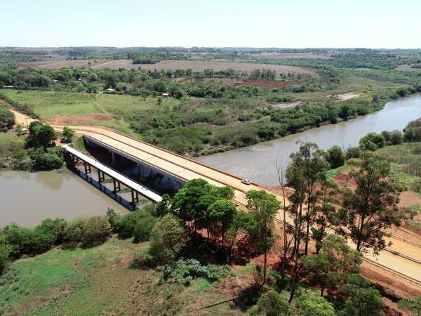 Terminan obras complementarias del puente sobre el río Monday