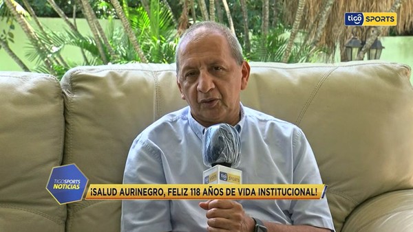 Alberto Acosta comparte su fibra más aurinegra