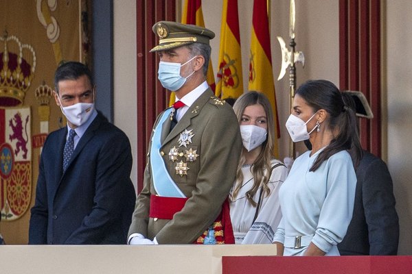 Abuchean al presidente y aplauden al Rey durante Fiesta Nacional de España - ADN Digital