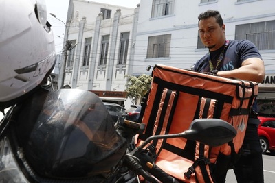 Solo 2 de cada 10 venezolanos en Perú trabaja en su especialidad - MarketData