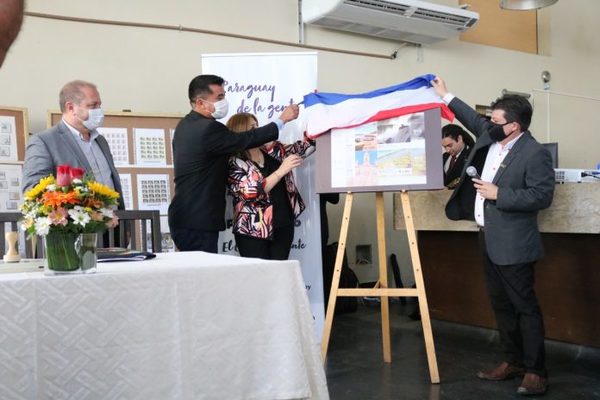 Correo Paraguayo presentó 10.000 nuevas estampillas alusivas al yacaré yrupé - ADN Digital