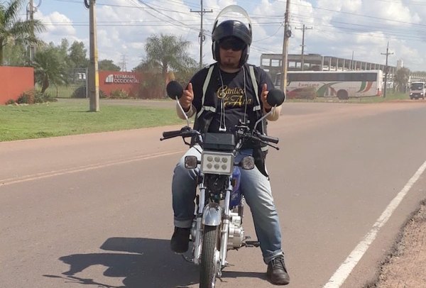 Crónica / DELIVERY TUITERO. “Yo nunca le digo no al trabajo”, aseguró