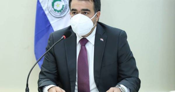 La Nación / Ministro de Hacienda participa de reuniones