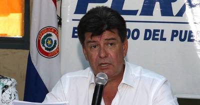 La Nación / Liberales emplazan por 10 días a Efraín Alegre para presentar renuncia