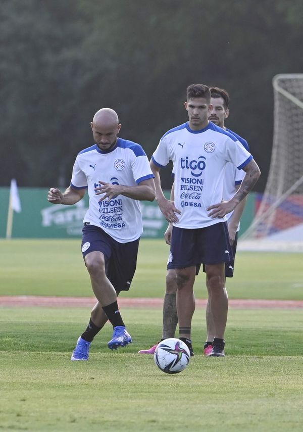 Hoy al plan táctico con Robert afuera en la Albirroja - Selección Paraguaya - ABC Color