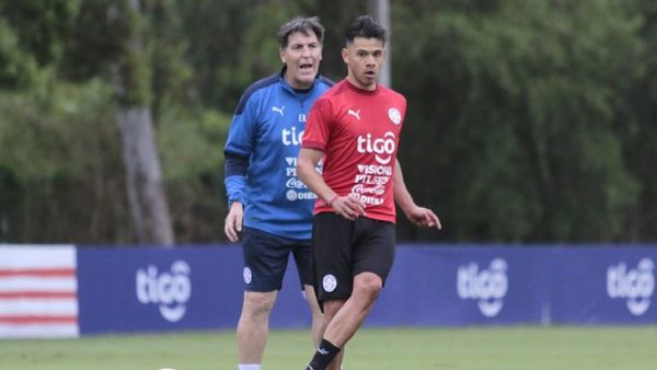 Eduardo Berizzo analiza el recambio para la altura
